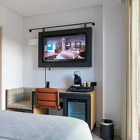 Ibis Styles Lisboa Aeroporto ホテル 4*