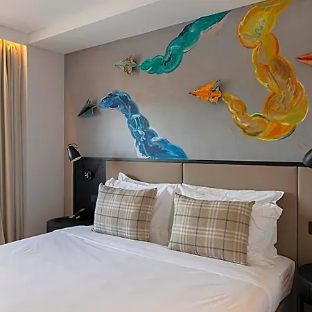 Ibis Styles Lisboa Aeroporto ホテル 4*